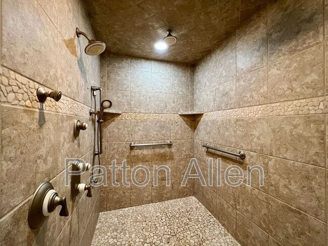 Building Photo - 212 Appleton Dr