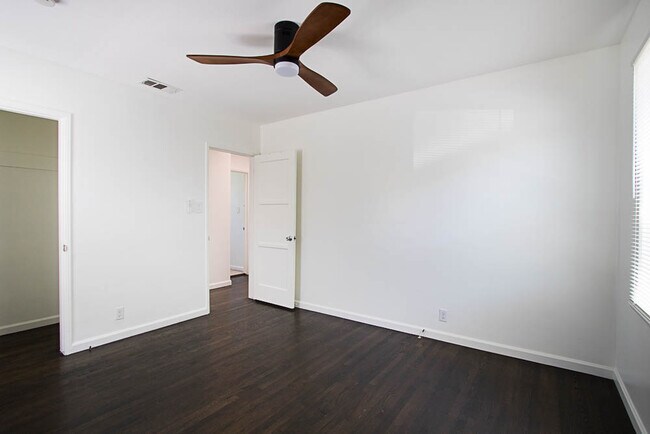 Building Photo - 2835 Pacific Ave