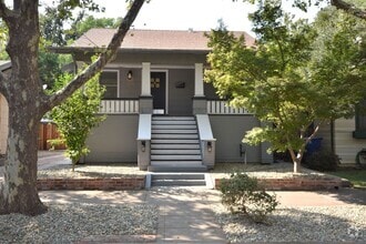 Building Photo - 306 24th St