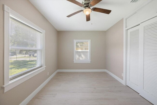 Building Photo - 807 S 12th St