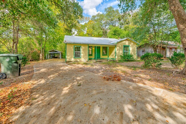 Building Photo - 816 Ogden St