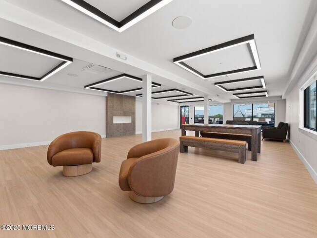 Building Photo - 27 3rd Ave