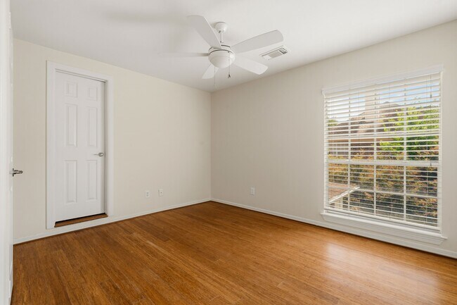 Building Photo - 14207 Woodville Gardens Dr