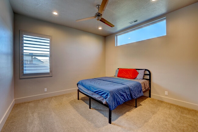Building Photo - 3045 S Shadywood Way