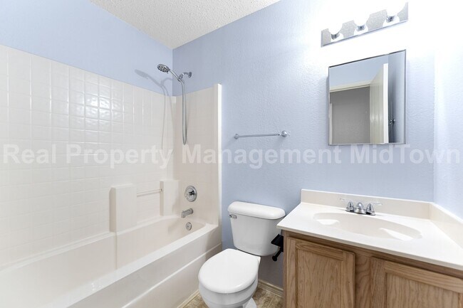 Building Photo - Charming 3-Bedroom Home in Arlington – Man...