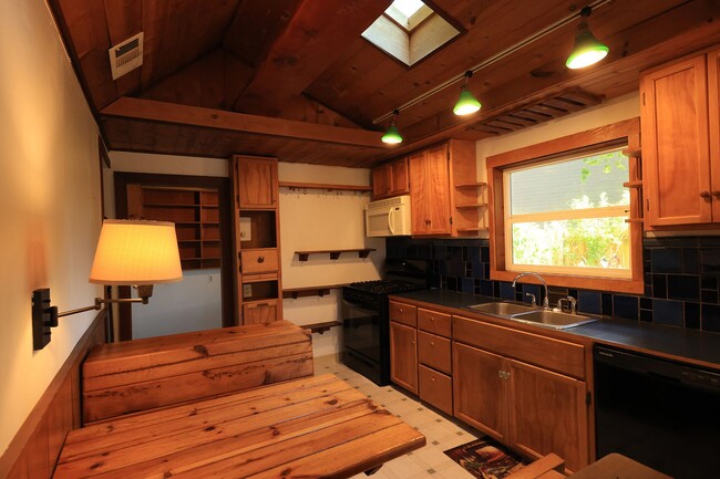 Building Photo - 3946 L K Wood Ct