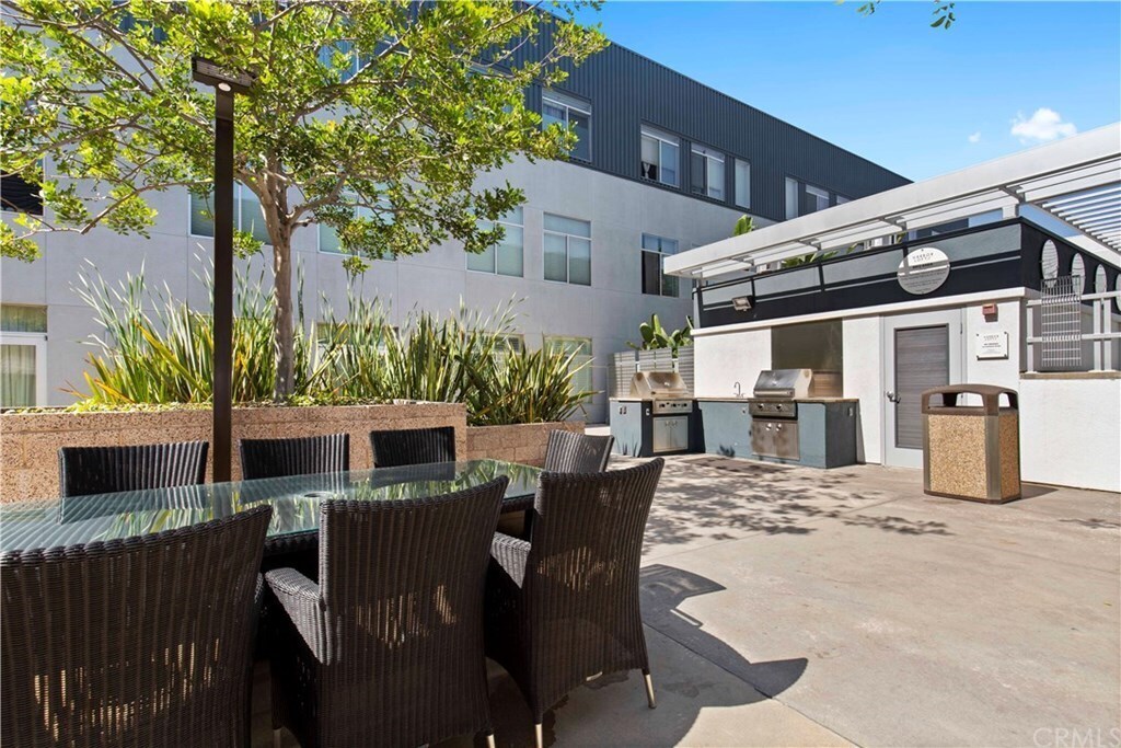 Building Photo - 435 W Center Street Promenade
