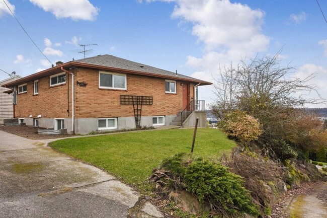 Building Photo - North Beacon Hill House - 2 bedrooms