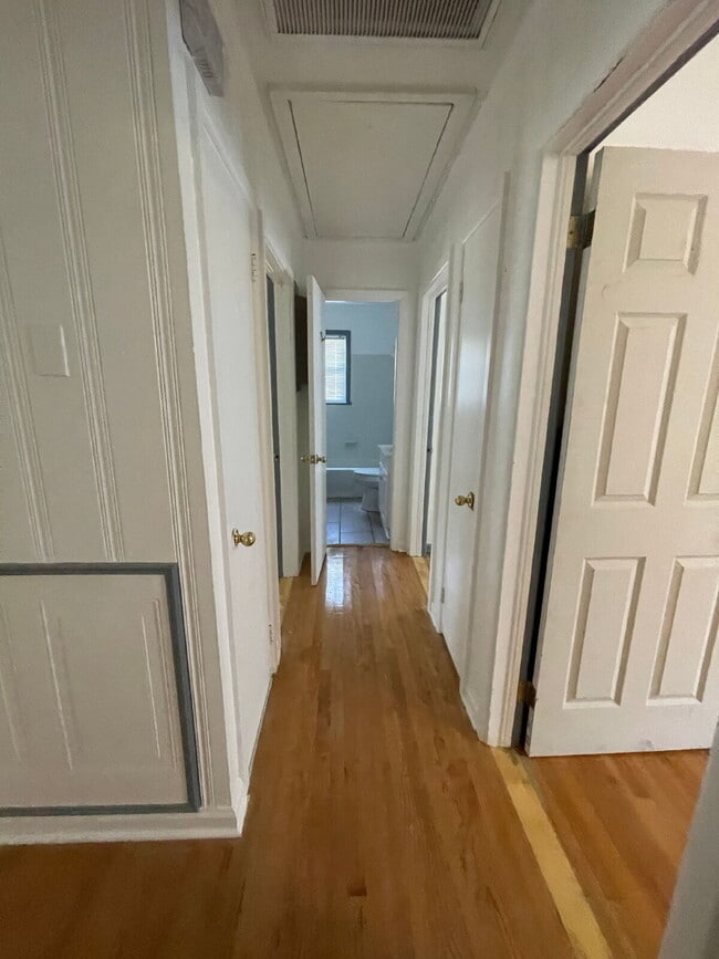 Building Photo - SPACIOUS BRICK RANCH in GOLDSBORO! 4 BR, 2 BA - FENCED-IN YARD *Convenient to SJAFB*