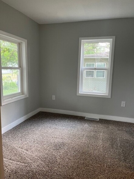 Building Photo - 3203 W Augustana St