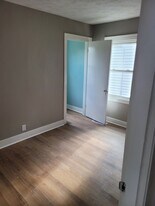 Building Photo - 514 Longfield Ave