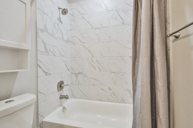 Building Photo - 7524 E Maxroy St