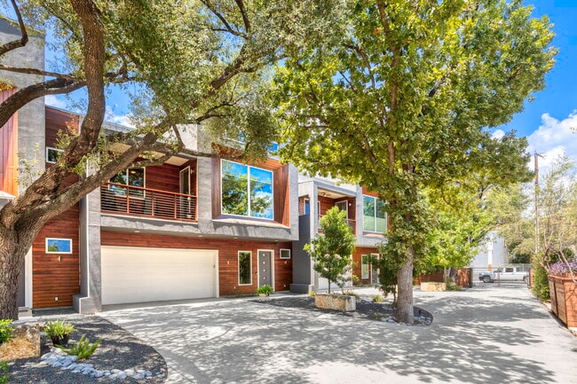 Building Photo - 326 Clay