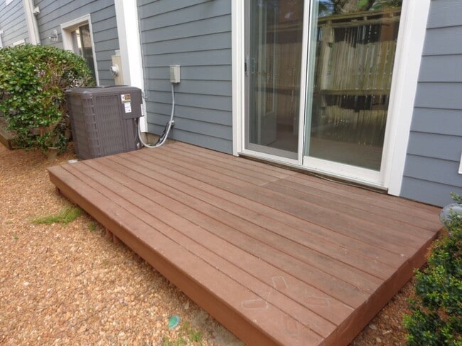 Building Photo - Shadowlawn - Shadow Cove Condominiums