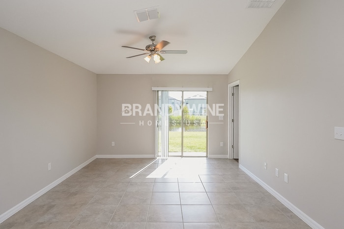 Building Photo - 5136 White Chicory Dr