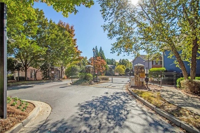 Building Photo - 2218 Landing Walk Dr