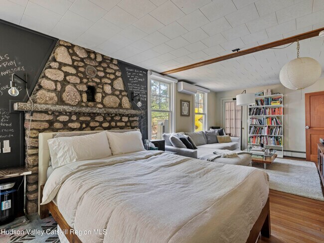 Building Photo - 20 Sherman Rd