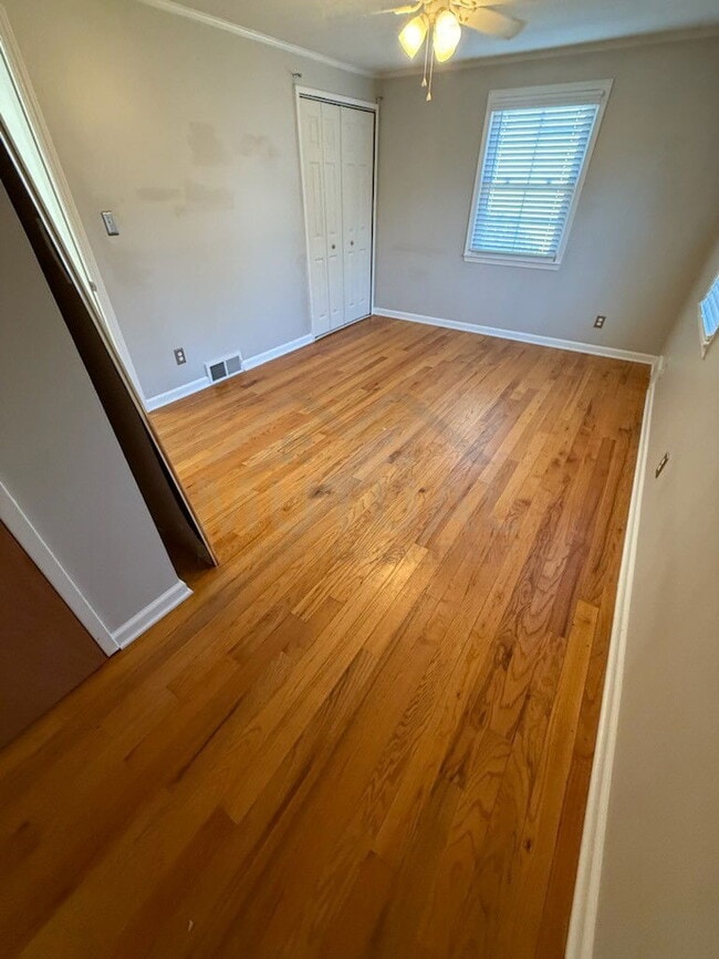 Building Photo - 1702 Graefield Rd