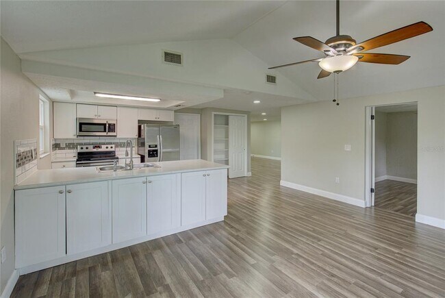 Building Photo - 8906 Pandora Ln