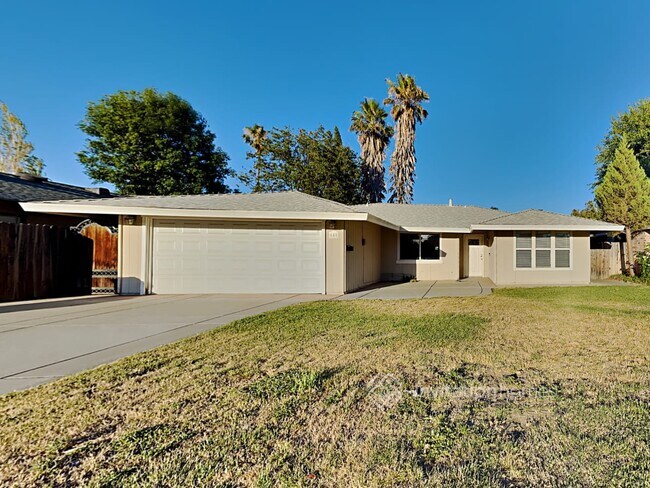 Primary Photo - 641 Thomas St