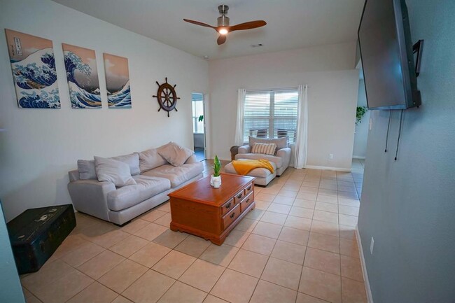 Building Photo - 326 Hawks View Dr