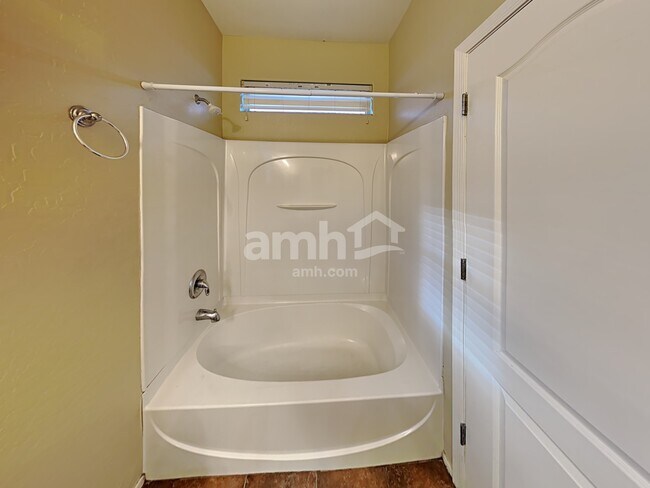 Building Photo - 3860 E Flower St