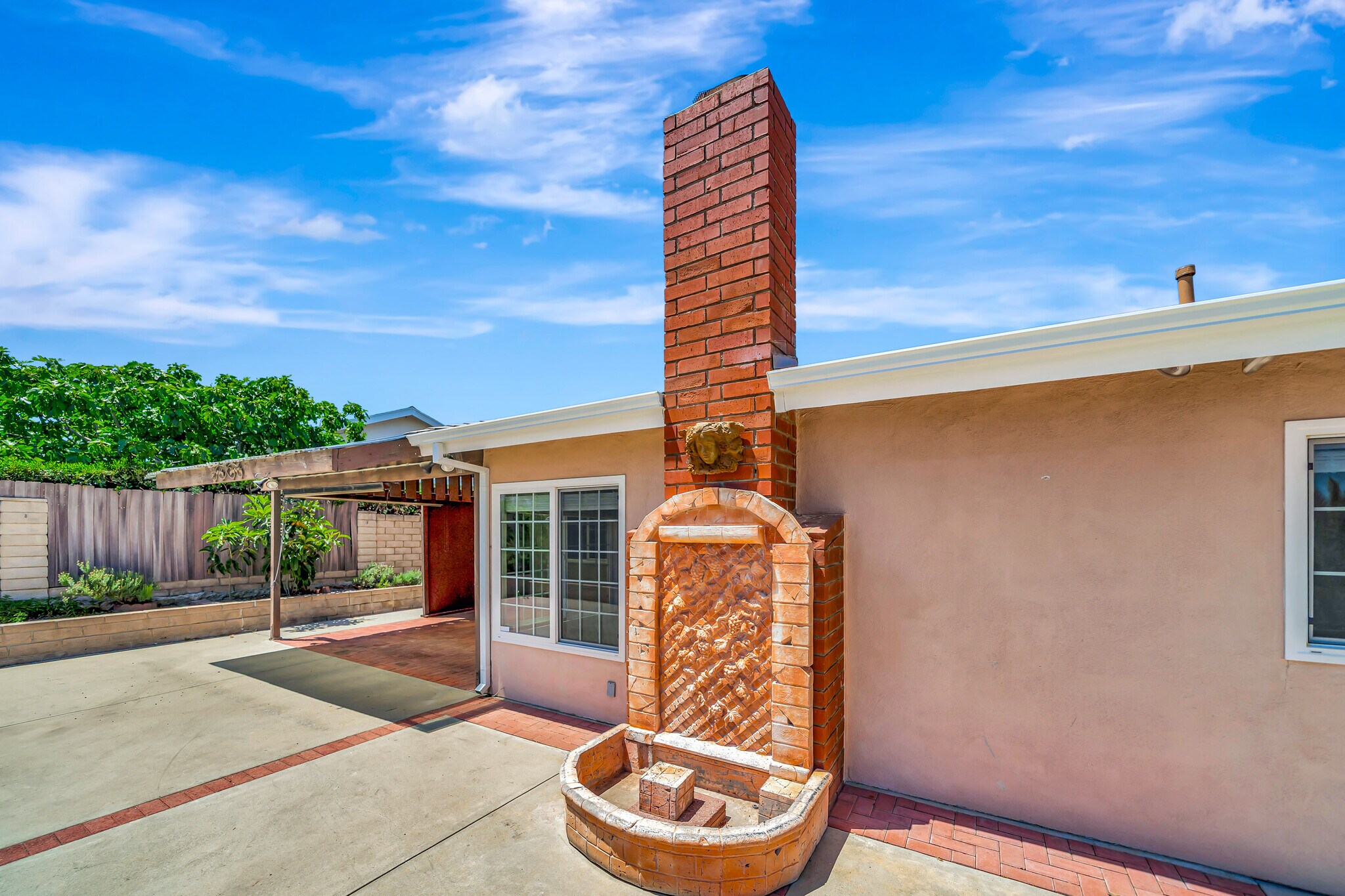 Building Photo - 18716 Nau Ave