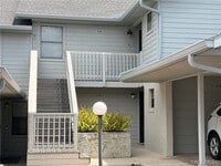 Building Photo - 636 E Gilchrist Ct