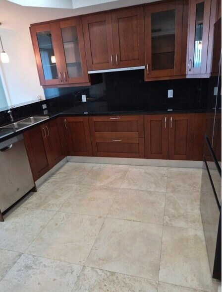 Building Photo - 3630 Gardens Pky