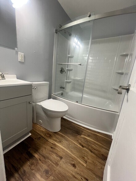 Building Photo - 1012 Louise Rd