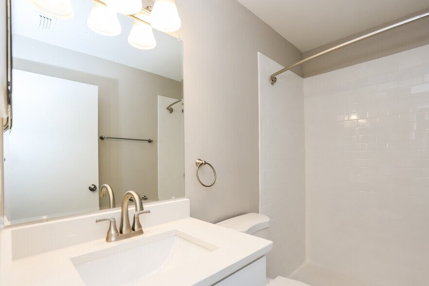 Building Photo - 11337 Blackbark Dr