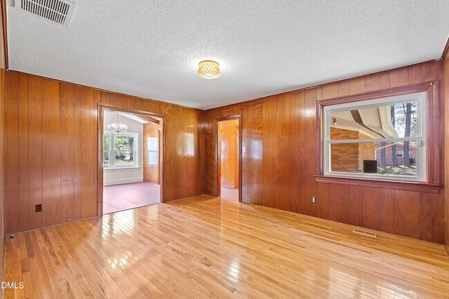 Building Photo - 1114 S 2nd St