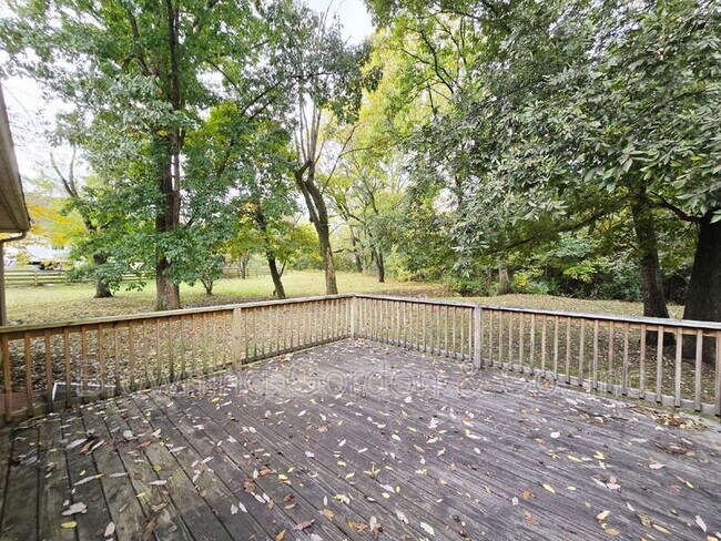 Building Photo - 3947 Creekside Dr