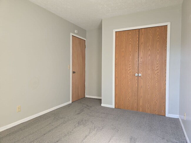 Building Photo - Comfort Meets Convenience in Woodburn
