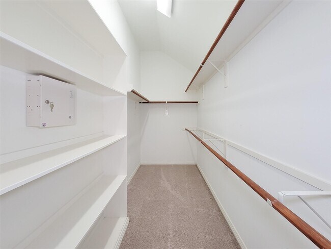 Building Photo - 25219 Piney Heights Ln