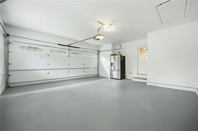 Building Photo - 2220 Spring Mill Cove
