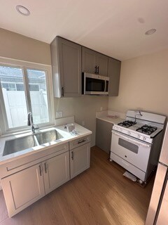 Building Photo - 7230 Hatillo Ave