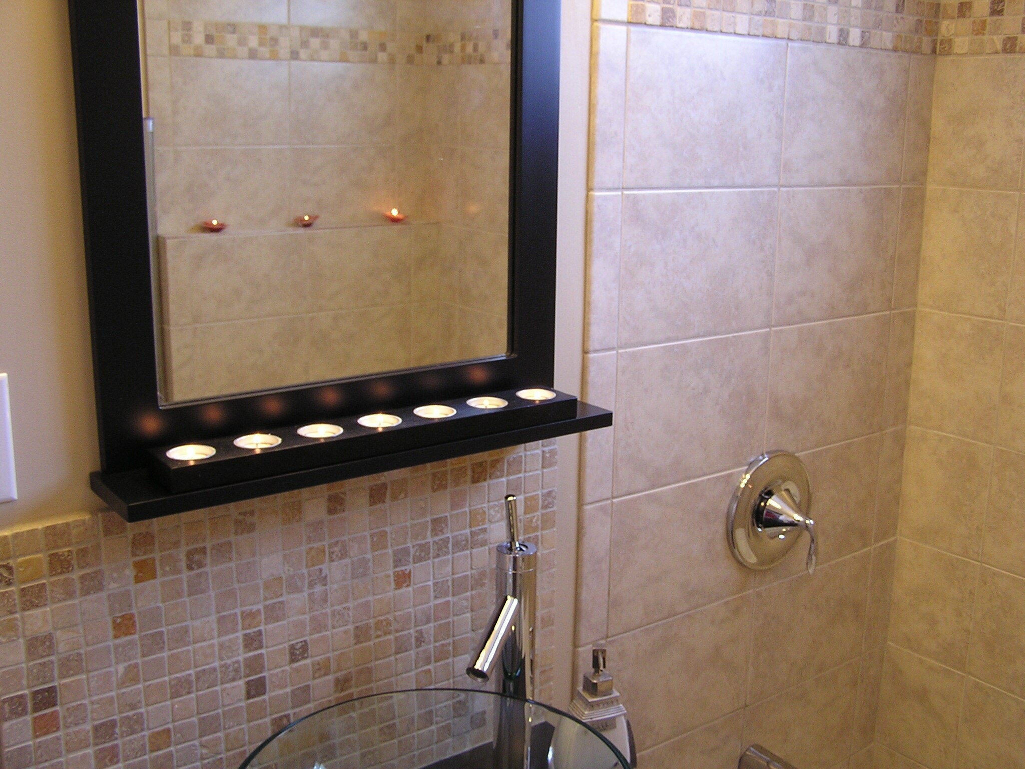 Building Photo - 425 Roosevelt Ave