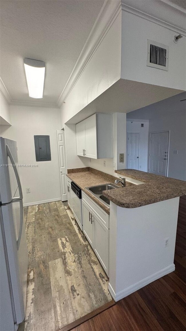 Building Photo - 131 SW 117th Ave