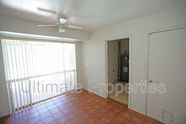 Building Photo - 8702 E Sells Dr