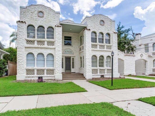 Building Photo - 2114 W Dekle Ave