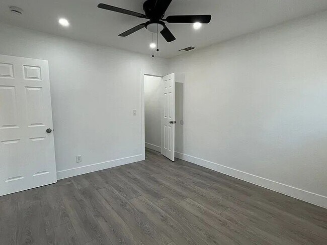 Building Photo - 7363 Ysmael Villegas St