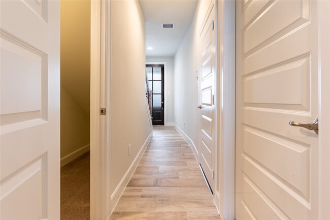 Building Photo - 2802 Grand Fountains Dr