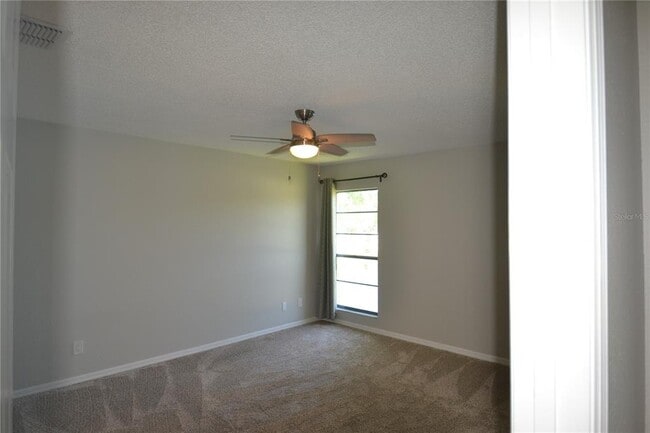 Building Photo - 1801 E Lake Rd S