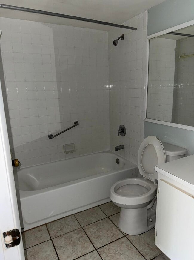 Building Photo - 718 Sunny Pine Way