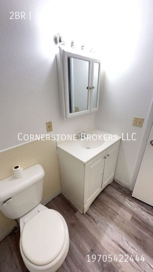 Building Photo - 624 Maple St