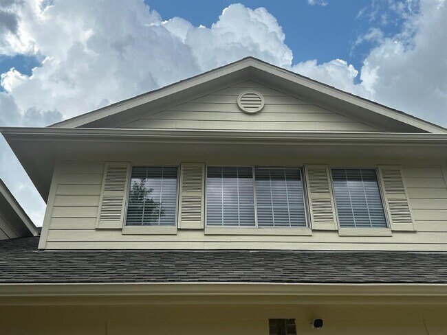 Building Photo - 7447 Oakwood Canyon Dr