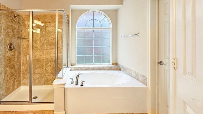 Building Photo - 2126 Hunt Club Trail