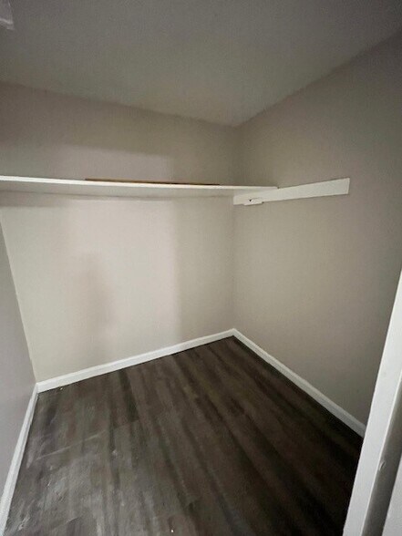 Building Photo - 6401 Fifth Ave