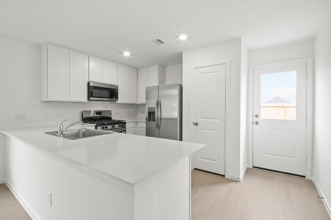 Building Photo - 21610 Willow River Canyon Ln